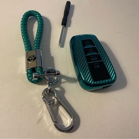 Toyota Logo fob Keychain in Green and fob cover in Green NWT - Picture 7 of 8